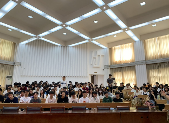 華美樂家居集團赴江西環(huán)境保護工程職業(yè)學院實地考察交流校企合作